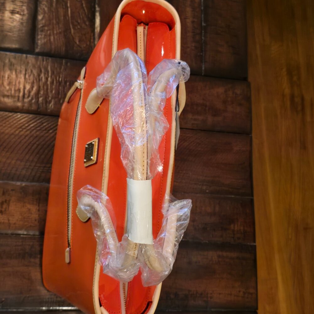 NWT - DOONEY & BOURKE Large Patent Leather Tote Bag - Orange - Picture 4 of 7
